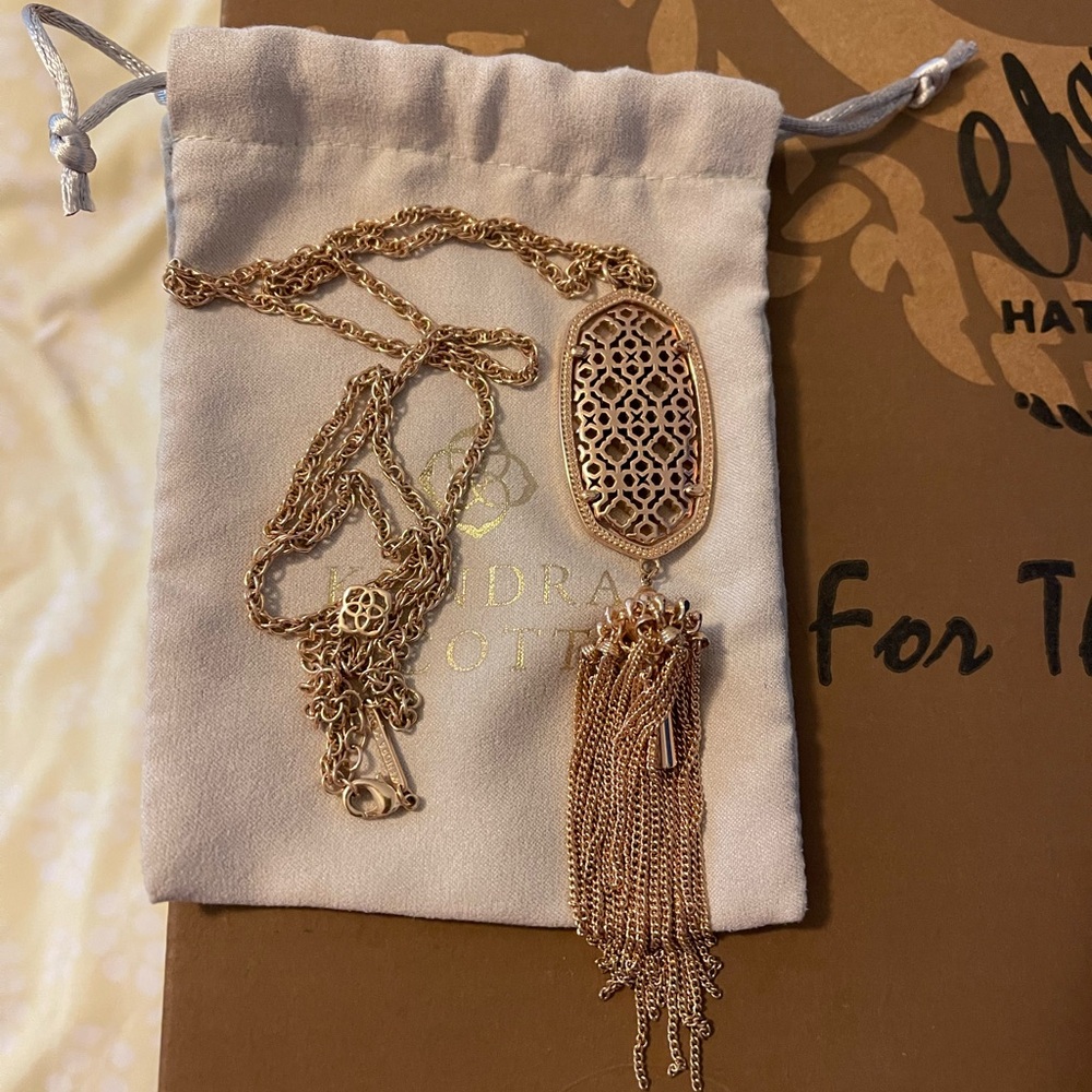 Elegant Kendra Scott Gold Pendant Necklace